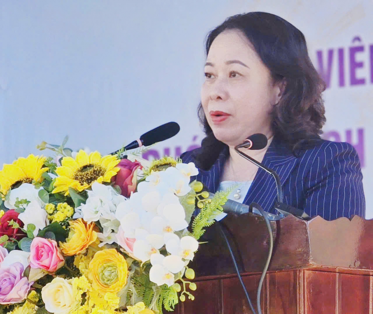 Phó Chủ tịch nước Võ Thị Ánh Xuân thăm Trung đoàn Cảnh sát cơ động Tây Nguyên