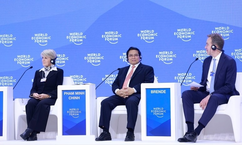 pm chinh advocates bold asean approach to smart era at wef picture 1