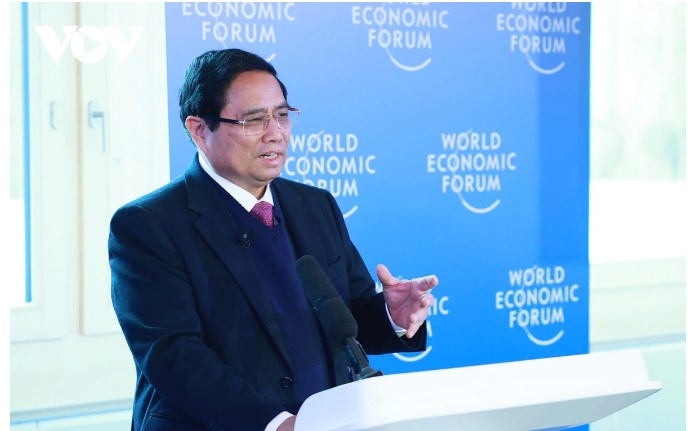 pm leads national dialogue with wef, outlines strategies for vietnam s growth picture 1