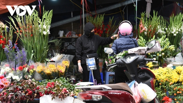 abundance of tet goods fails to boost purchasing power picture 8