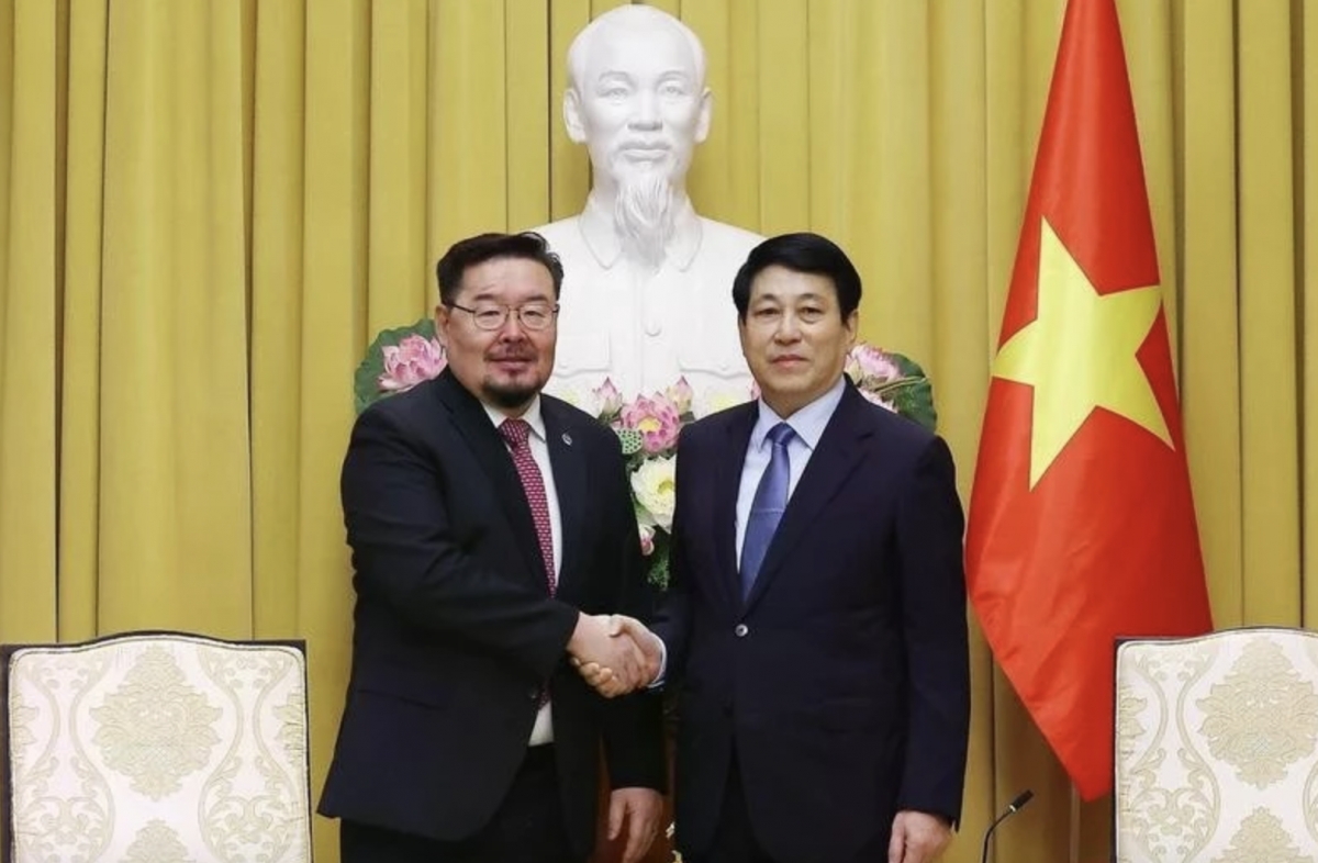 vietnamese party, state treasure ties with mongolia state president picture 1