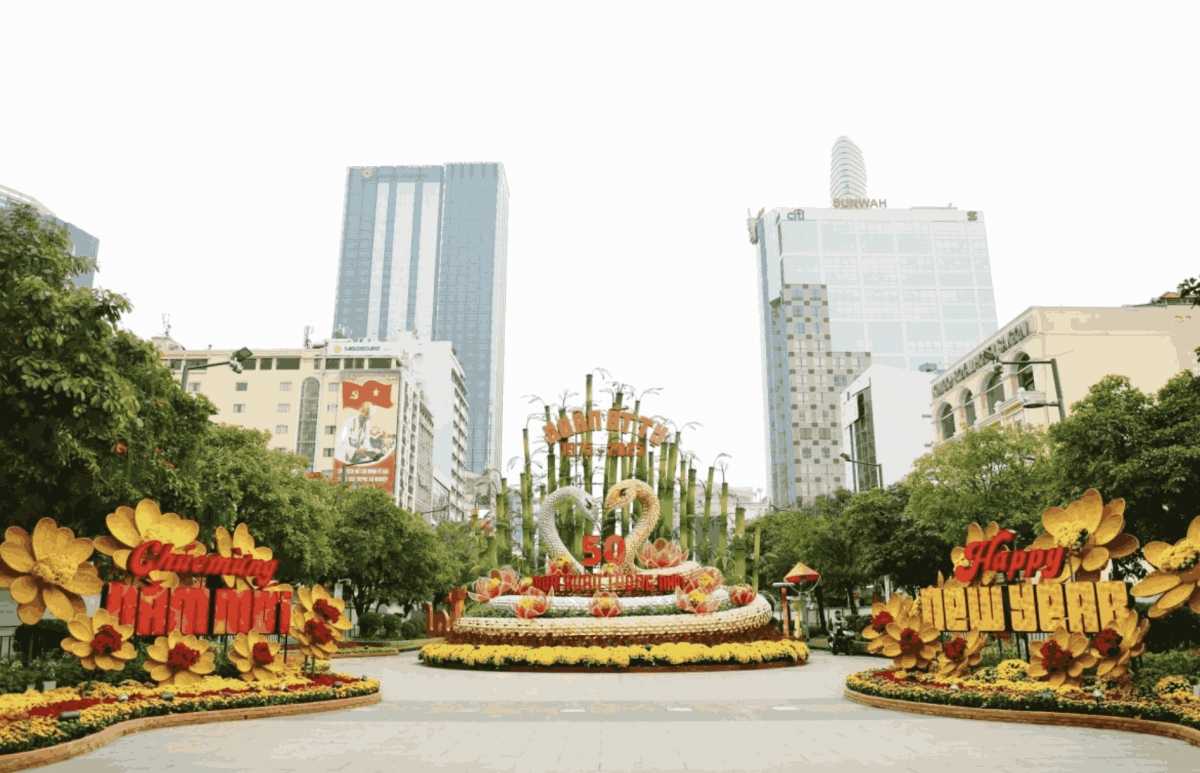 city flower street dazzles residents ahead of tet picture 4