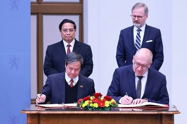 vietnam, czech republic issue joint statement on relationship upgrade picture 2