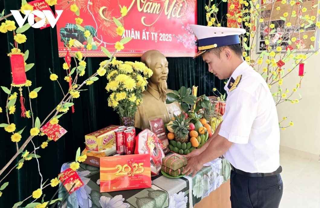 tet arrives early for soldiers on southwestern vietnamese islands picture 8