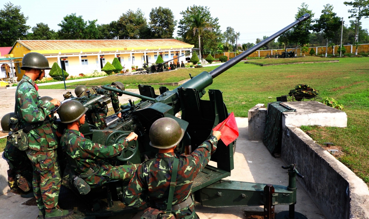 Mùa xuân trên “trận địa canh trời”