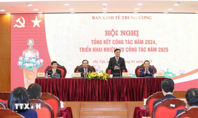 ban kinh te trung uong day manh sap xep tinh gon bo may trong nam 2025 hinh anh 3