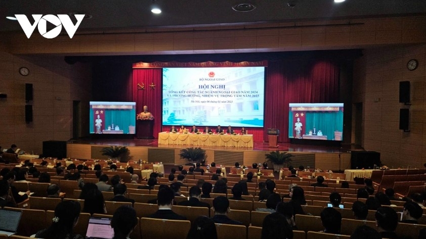 diplomacy must drive 8 growth goal in 2025 pm chinh picture 1