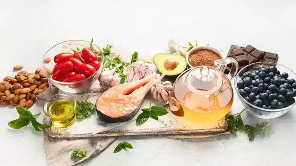 thực phẩm quen thuộc bổ sung vào chế độ ăn uống để giảm đau khớp và viêm nhiễm hình ảnh 1 thuc pham quen thuoc bo sung vao che do an uong de giam dau khop va viem nhiem hinh anh 1
