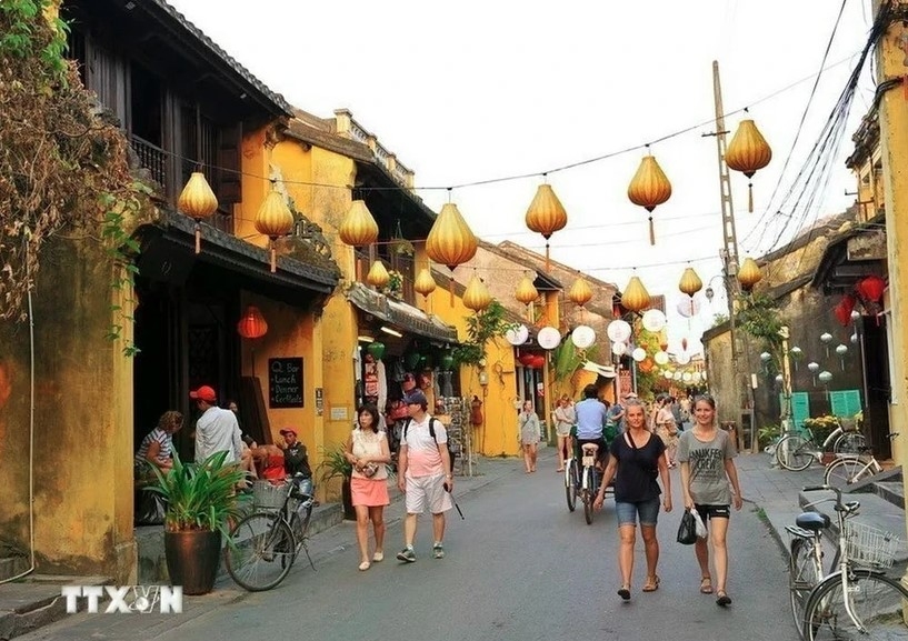 vietnamese still love to travel in 2025 despite spending challenges picture 1