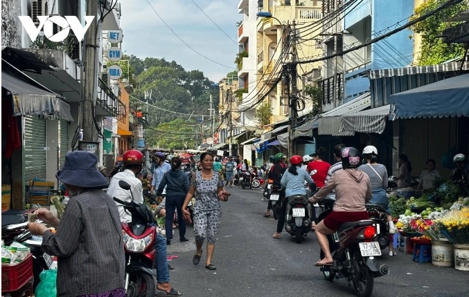 supermarkets and traditional markets in hcm city open on 2nd day of tet picture 3 supermarkets and traditional markets in hcm city open on 2nd day of tet picture 3