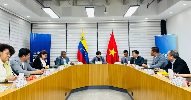 Venezuelan Vice President hails Vietnam's sci-tech development determination