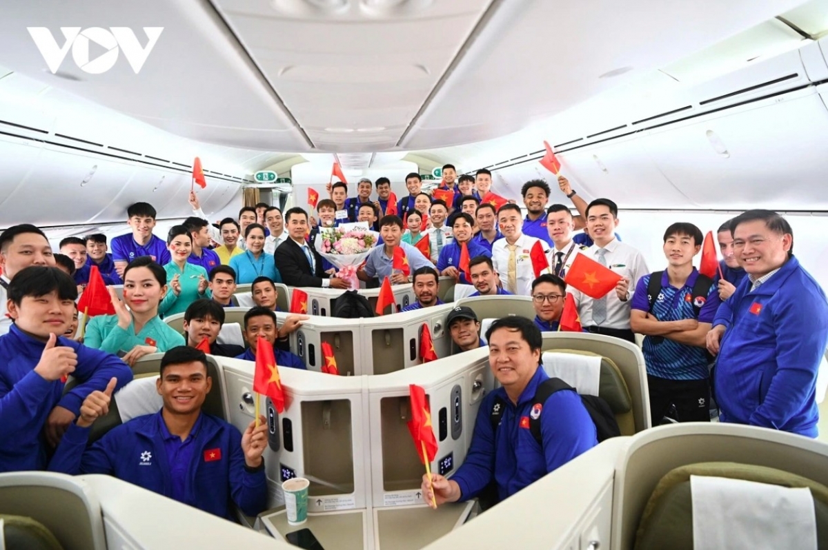 local players arrive in thailand for asean cup final second leg picture 1