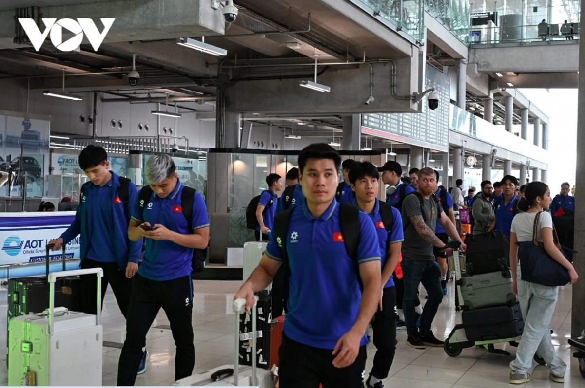 local players arrive in thailand for asean cup final second leg picture 3