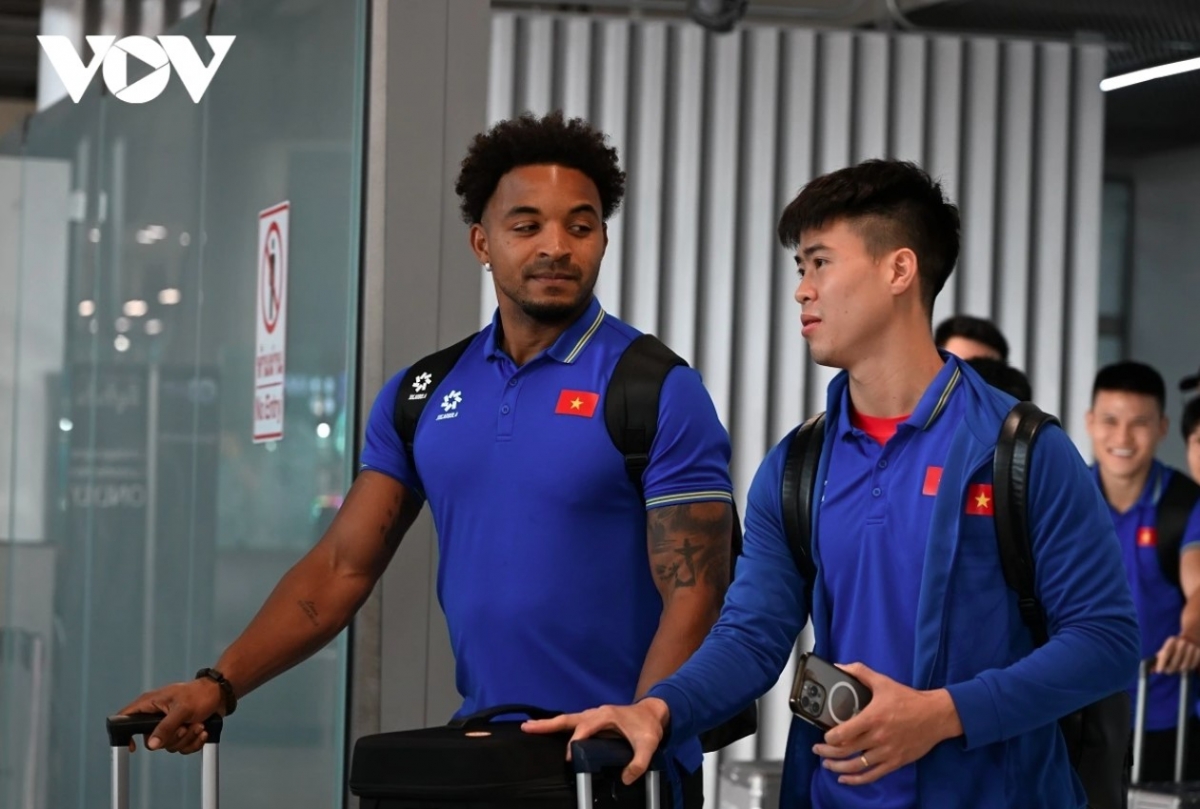 local players arrive in thailand for asean cup final second leg picture 5