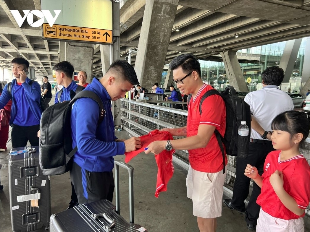 local players arrive in thailand for asean cup final second leg picture 7