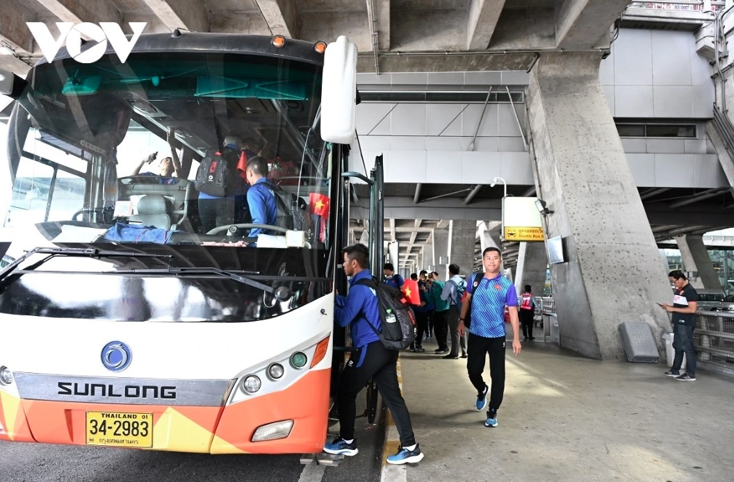 local players arrive in thailand for asean cup final second leg picture 9