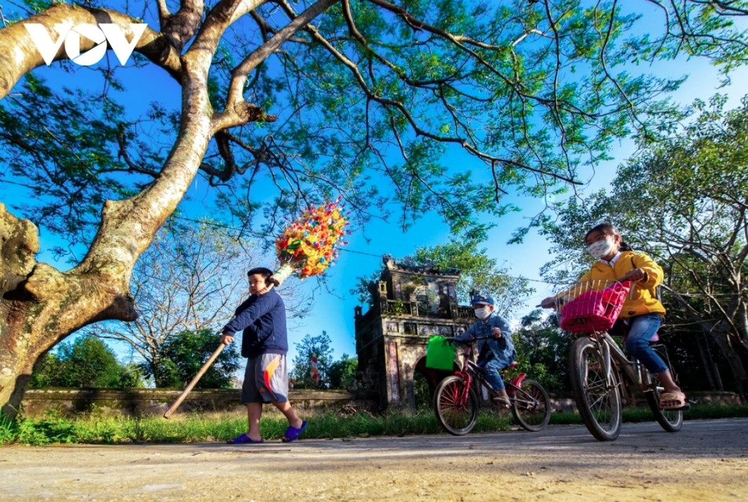 300-year-old paper flower making village in hue more colourful ahead of tet picture 6