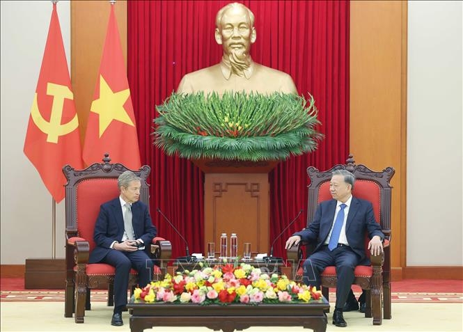 tổng bí thư tiếp nhà sáng lập, chủ tịch công ty đầu tư berggruen holdings hình ảnh 2 tong bi thu tiep nha sang lap, chu tich cong ty dau tu berggruen holdings hinh anh 2