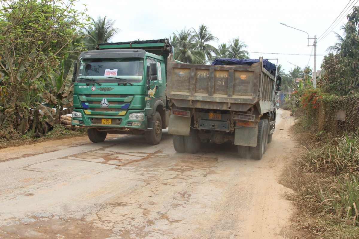 Sửa chữa đường hư hỏng do thi công cao tốc chưa kịp thời