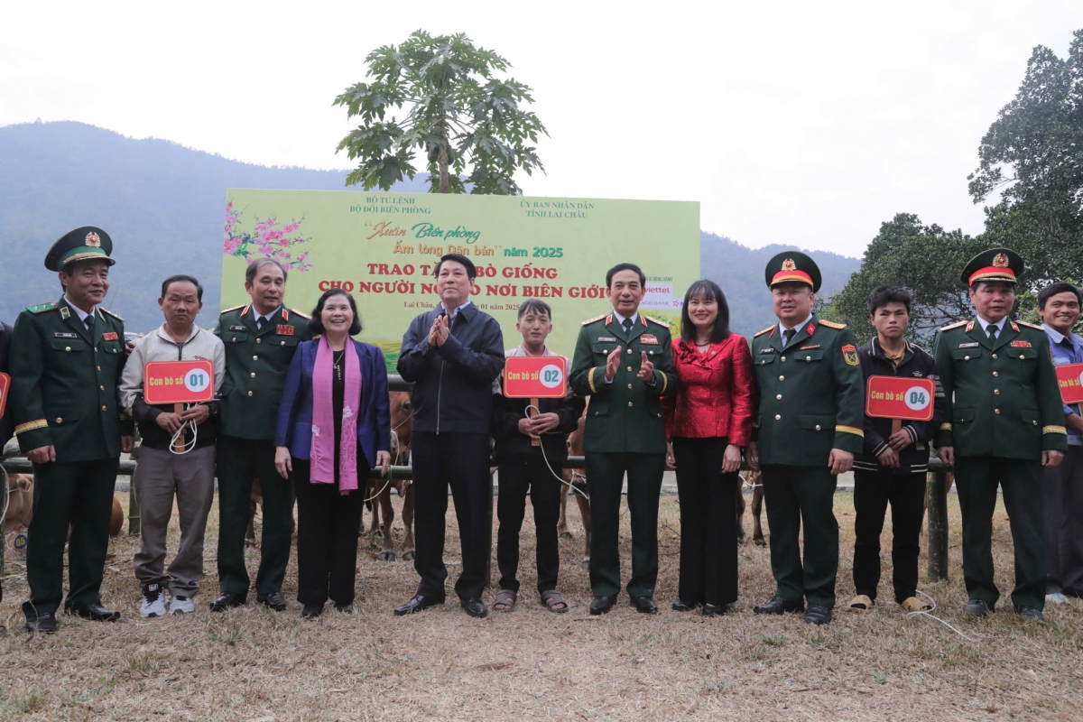 agribank vinh du dong hanh cung xuan bien phong, am long dan ban hinh anh 2