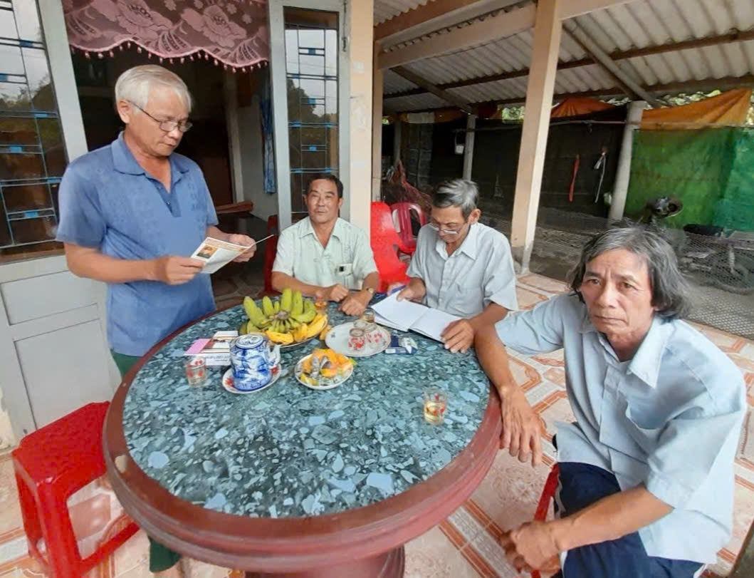 nguoi dang vien cao nien o tien giang het minh voi phong trao hinh anh 2