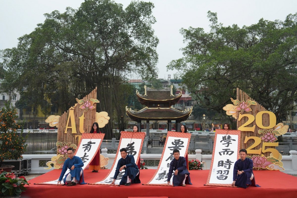 Hội chữ xuân Ất Tỵ: Không gian văn hoá hấp dẫn những ngày đầu xuân