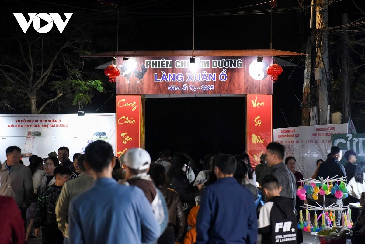 the unique yin yang market that meets once a year in northern vietnam picture 1