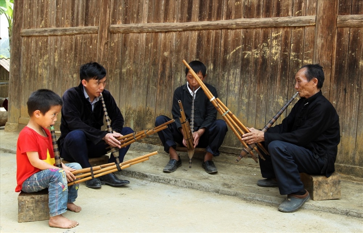 Doc dao nghe che tac khen cua dong bao mong si ma cai hinh anh 3