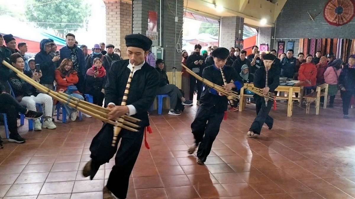 Doc dao nghe che tac khen cua dong bao mong si ma cai hinh anh 4