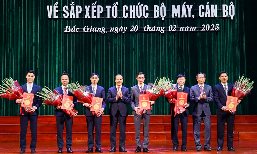 bac giang bo nhiem 6 giam doc so va chanh van phong ubnd tinh hinh anh 1