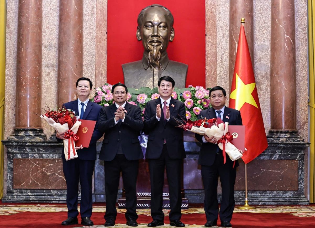 Chủ tịch nước trao quyết định bổ nhiệm 2 phó thủ tướng và 4 bộ trưởng