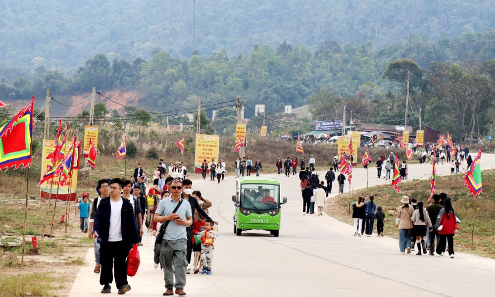 hoan tat chuan bi cho tuan van hoa - du lich va hoi xuan tay yen tu nam 2025 hinh anh 1