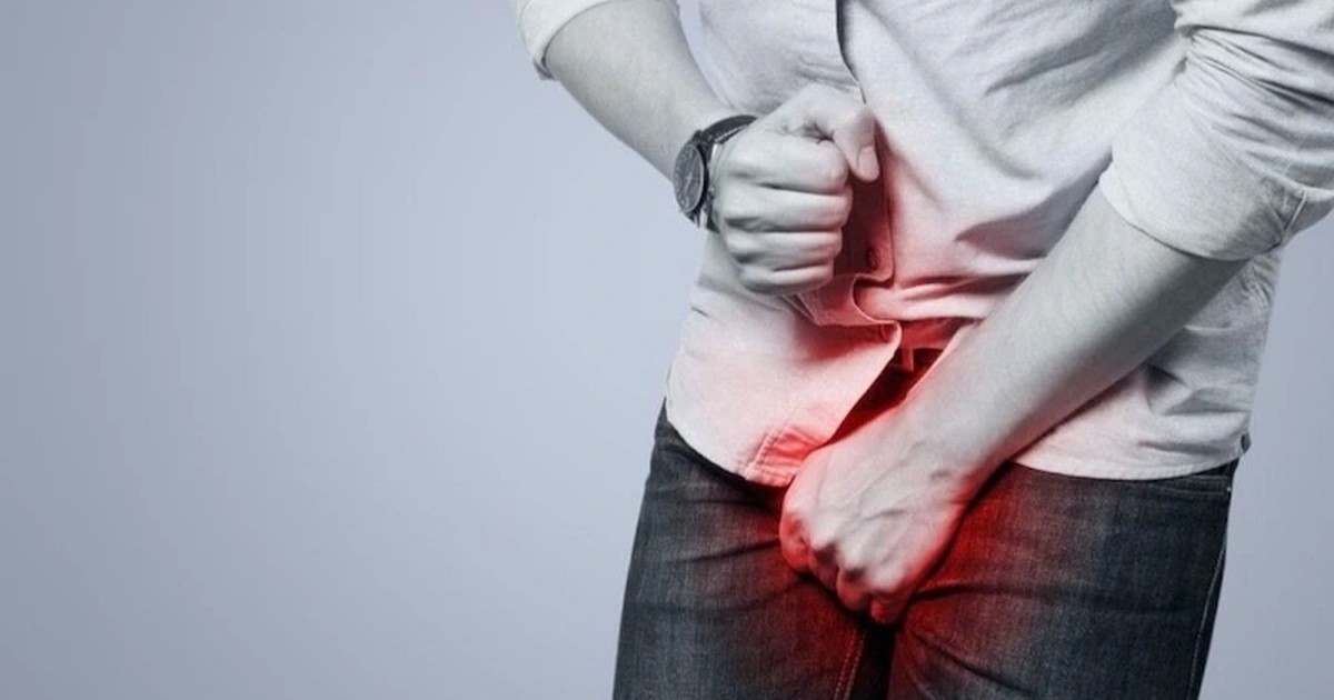 Tinh hoàn to bất thường không rõ nguyên nhân nhưng không gây đau