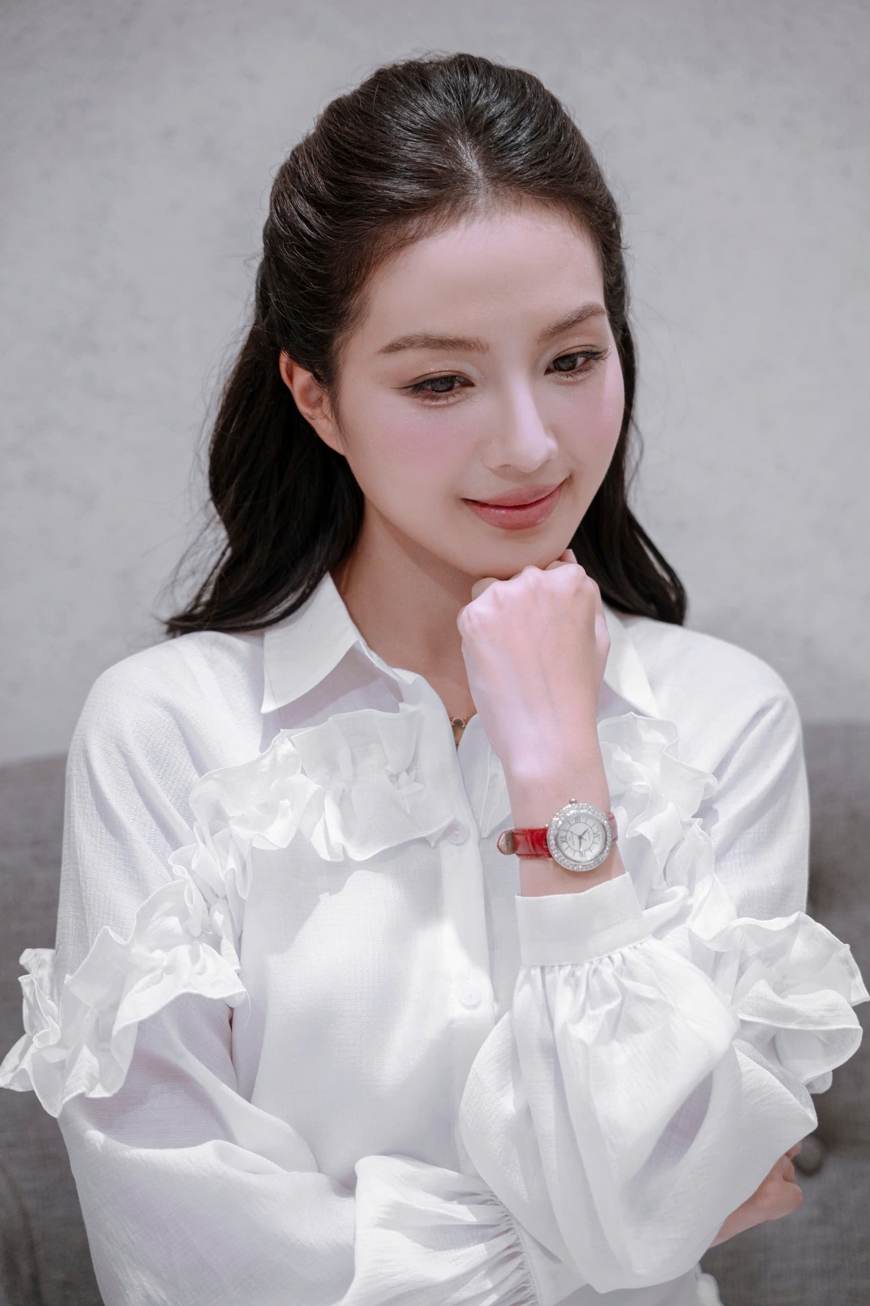 Dang quang watch mon qua 14 2 doc nhat, so luong gioi han hinh anh 2