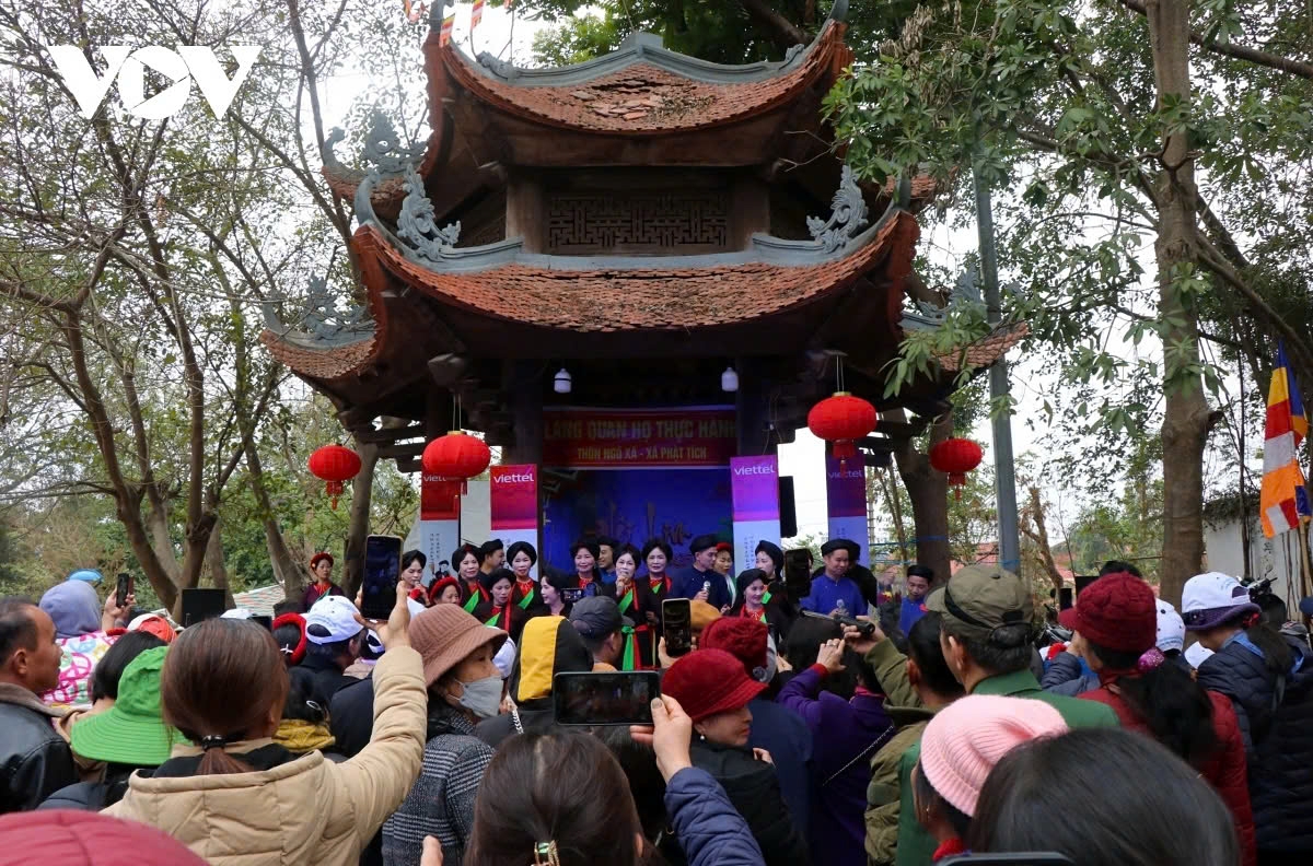 thousands flock to lim festival 2025 despite freezing weather picture 3 thousands flock to lim festival 2025 despite freezing weather picture 3