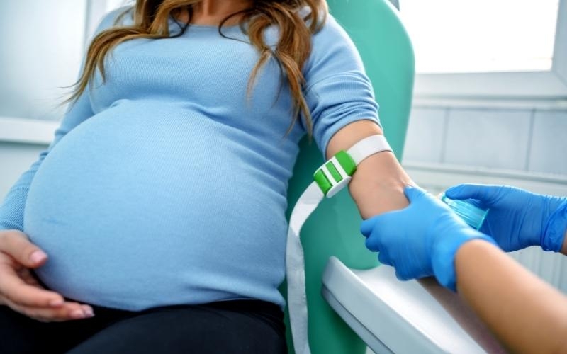45 tuổi có sinh con được không? Lợi ích và nguy cơ là gì?
