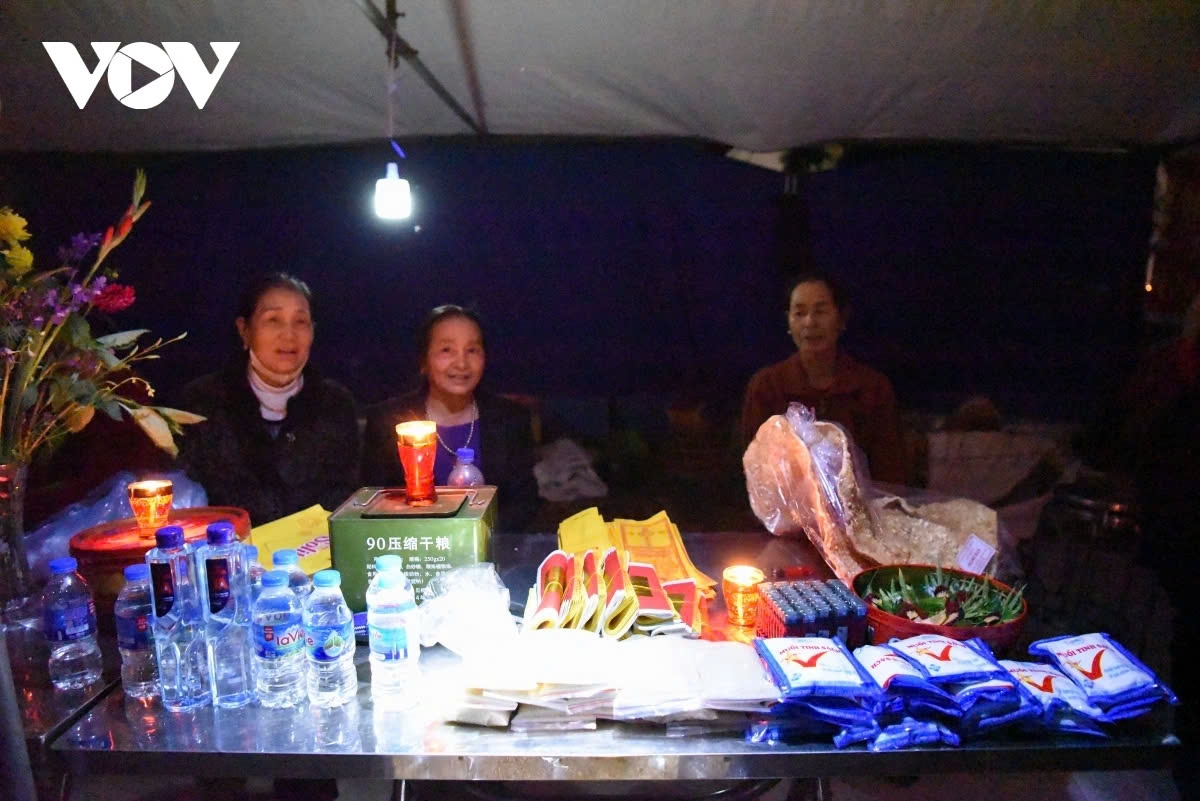 the unique yin yang market that meets once a year in northern vietnam picture 5