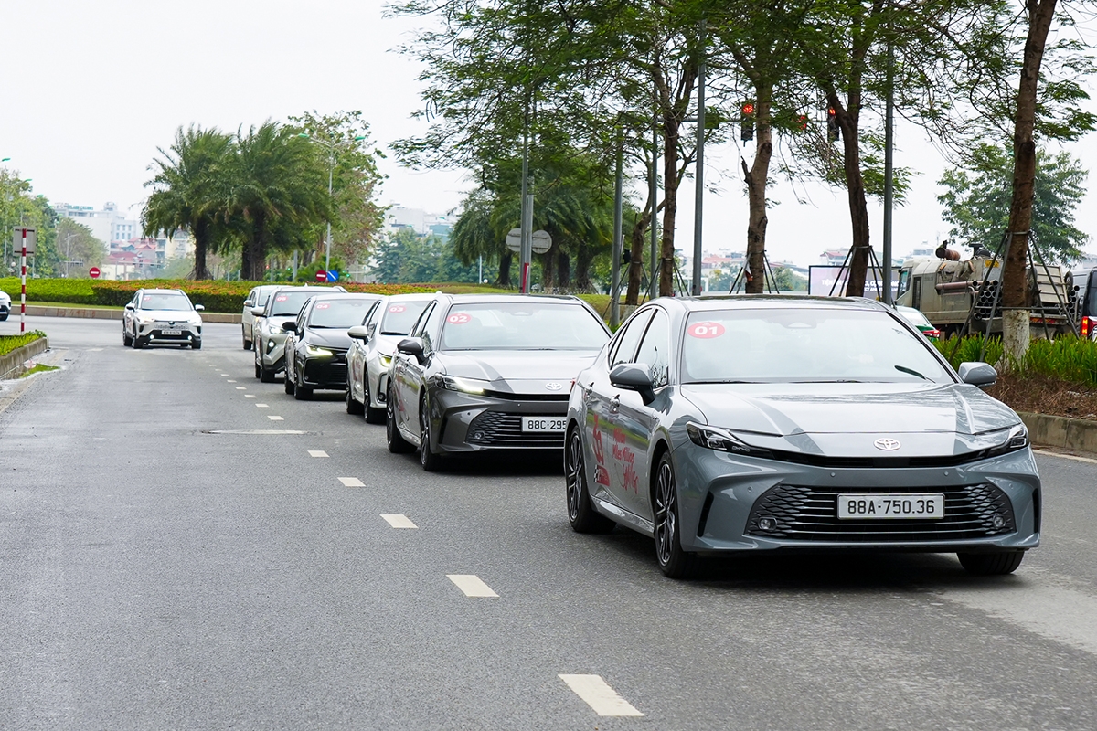 Hành trình “Triệu nụ cười” của Toyota hoàn thành 2.000 km đầu tiên