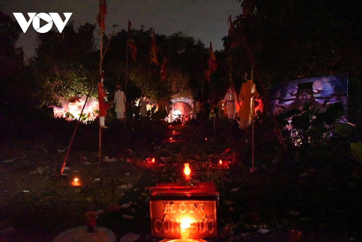 the unique yin yang market that meets once a year in northern vietnam picture 7