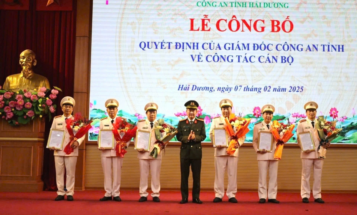 6 lanh dao cap phong cong an tinh hai duong nghi huu truoc tuoi hinh anh 1