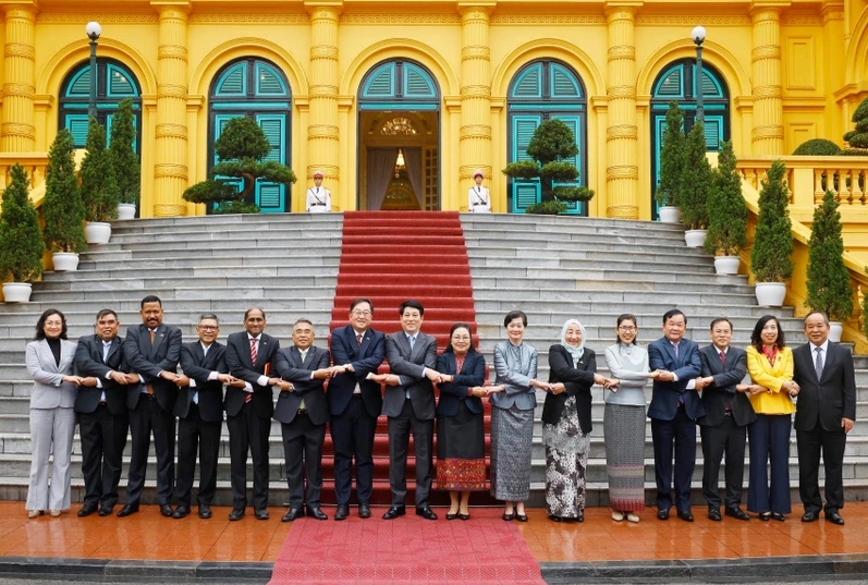 Vietnam considers ASEAN a strategic priority in foreign policy: State President