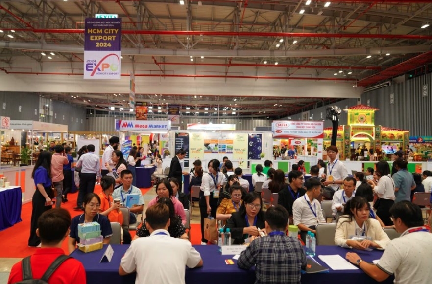 over 750 firms to participate in hcm city 2025 souvenir and gift exhibition picture 1