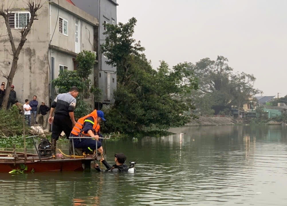 Hải Phòng: Lật xuồng giữa sông Rế, 1 người tử vong
