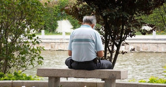 Vợ mất đã lâu, U80 vẫn lấn bấn với nhu cầu sinh lý