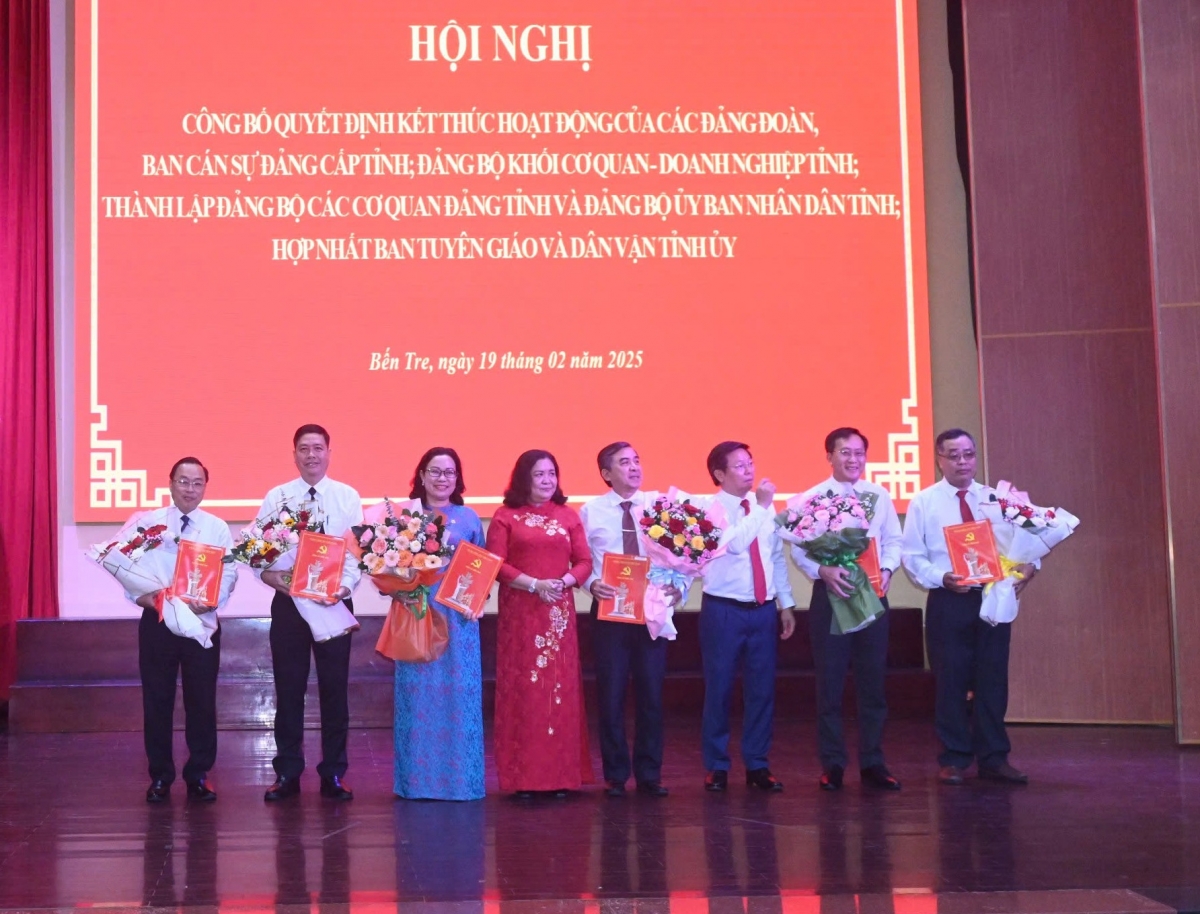 Thành lập Ban Tuyên giáo, Dân vận Tỉnh ủy cùng 2 đảng bộ trực thuộc Tỉnh ủy Bến Tre