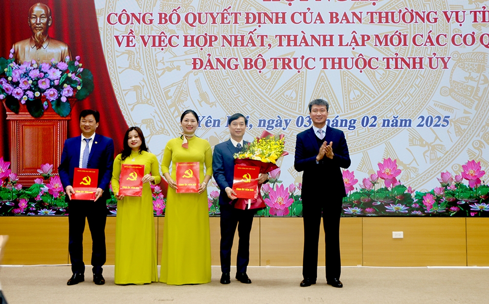 yên bái công bố các quyết định của tỉnh ủy về tổ chức, bộ máy hình ảnh 1 yen bai cong bo cac quyet dinh cua tinh uy ve to chuc, bo may hinh anh 1