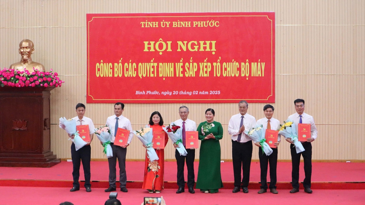 nhieu lanh dao o binh phuoc nghi huu truoc tuoi hinh anh 3