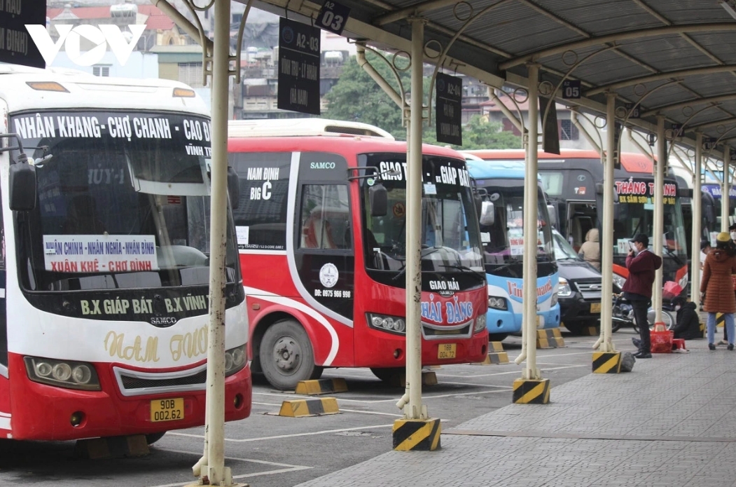 bus passenger numbers see significant surge during tet holiday picture 1