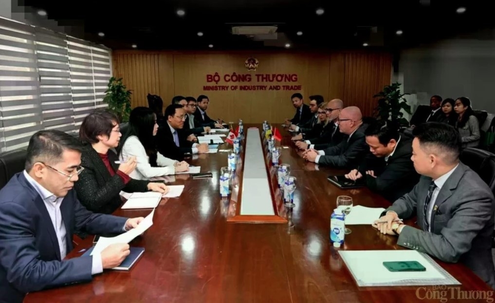 canada eyes stronger ties with vietnam in green energy and mining picture 1