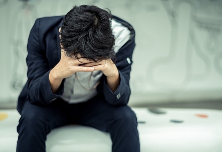 Nợ chồng chất nhưng vợ cứ lướt tiktok là đặt hàng online